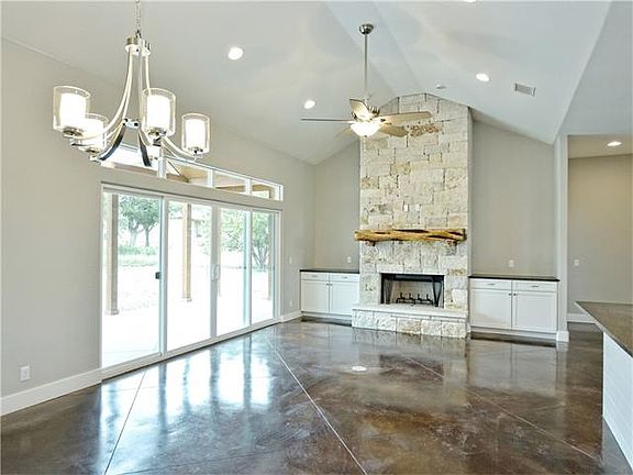 5th image of 21923 Briarcliff Dr