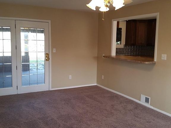 5th image of 2416 Bel Aire Ln