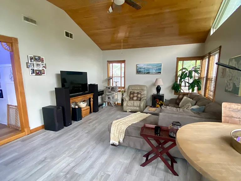 459 Mooreland Dr — Photo 17