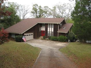 286 Rives Mill Loop, Deatsville, AL 36022