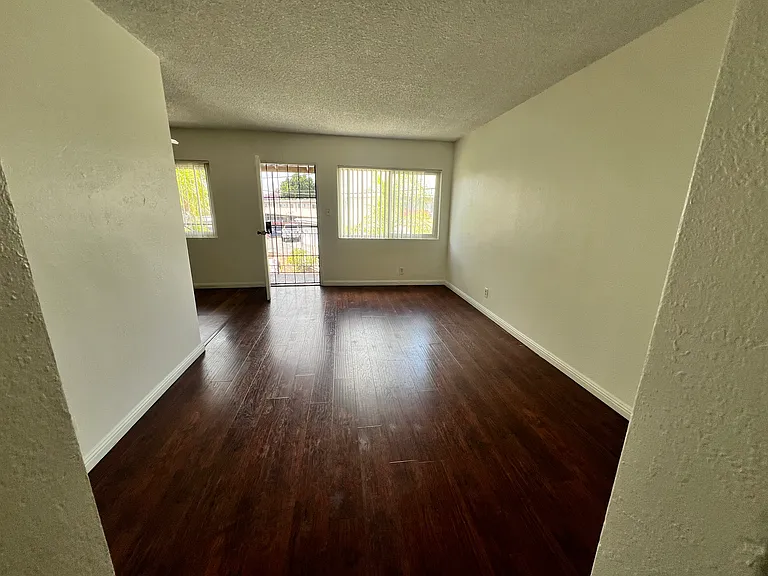581 E Pleasant St #6 — Photo 4