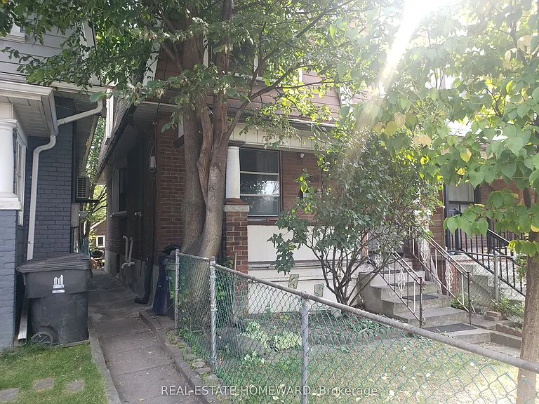 687 Dupont St #2 — Photo 2