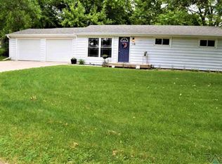 116 S 4th Ave, Brandon, SD 57005