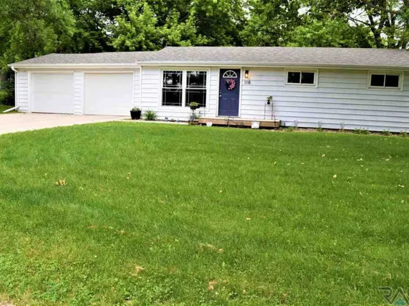 116 S 4th Ave, Brandon, SD 57005
