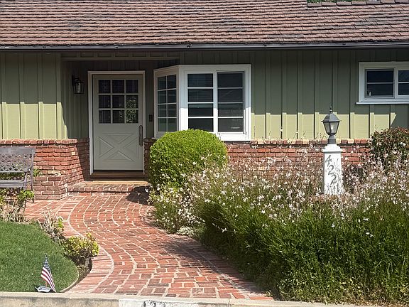 2nd image of 4221 W Toluca Lake Ln