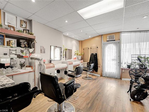 3rd image of 466 Cannon St E
