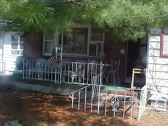 836 Maple Ave.