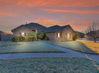 3200 SE 31st Ct, Moore, OK 73165