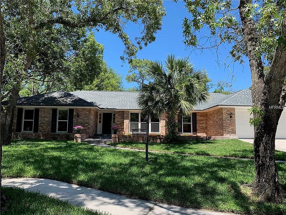 1st image of 307 W Sweetwater Creek Dr