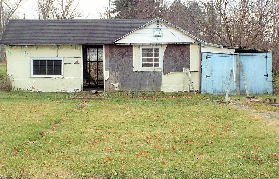 1st image of 1304 Mattie St SE