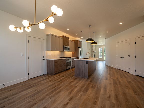 Kitchen/Dining