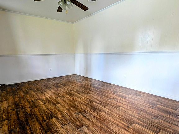 3rd image of 807 Sampson Ave