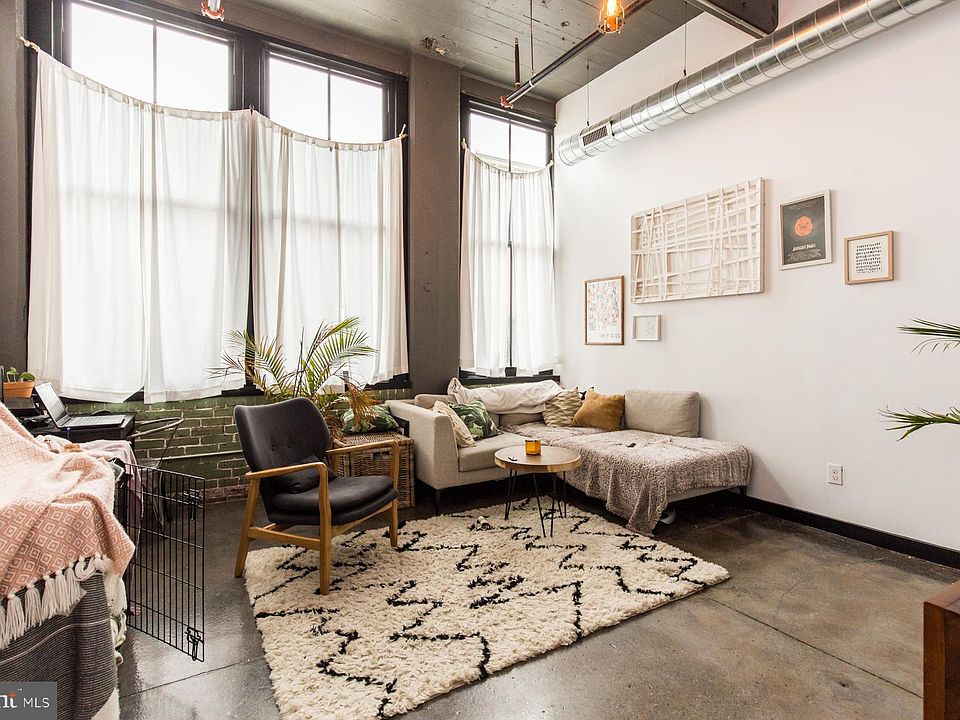 1st image of 1701 Tulip St Unit 104