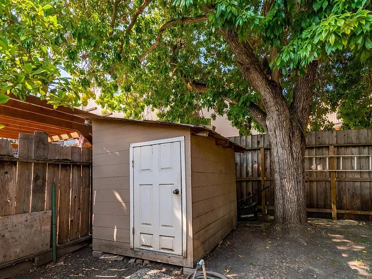 515 Flynn Ave — Photo 38
