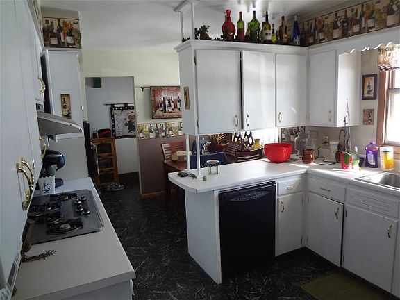 4th image of 1235 Howard Ave