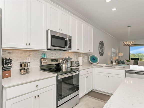 5th image of 18028 GAWTHROP DRIVE #403