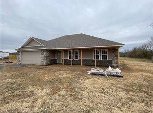 923 Black Creek Ln, Hackett, AR 72937