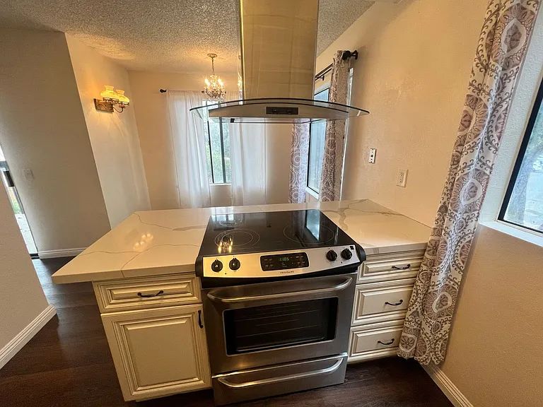 2157 Arnold Way #121 — Photo 5