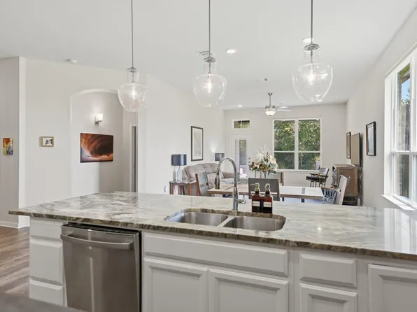 2010 Winepress Rd, Brenham, TX 77833