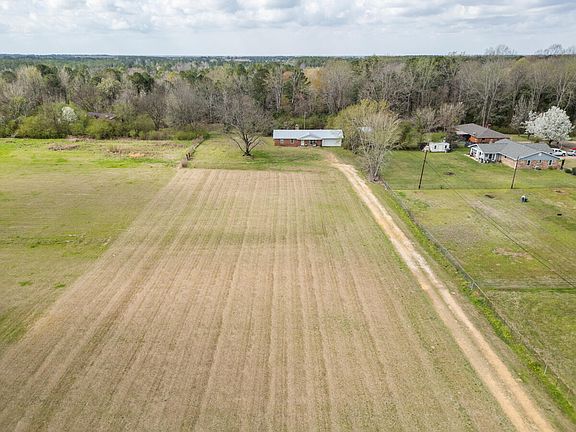 2nd image of 274 Hughes Rd