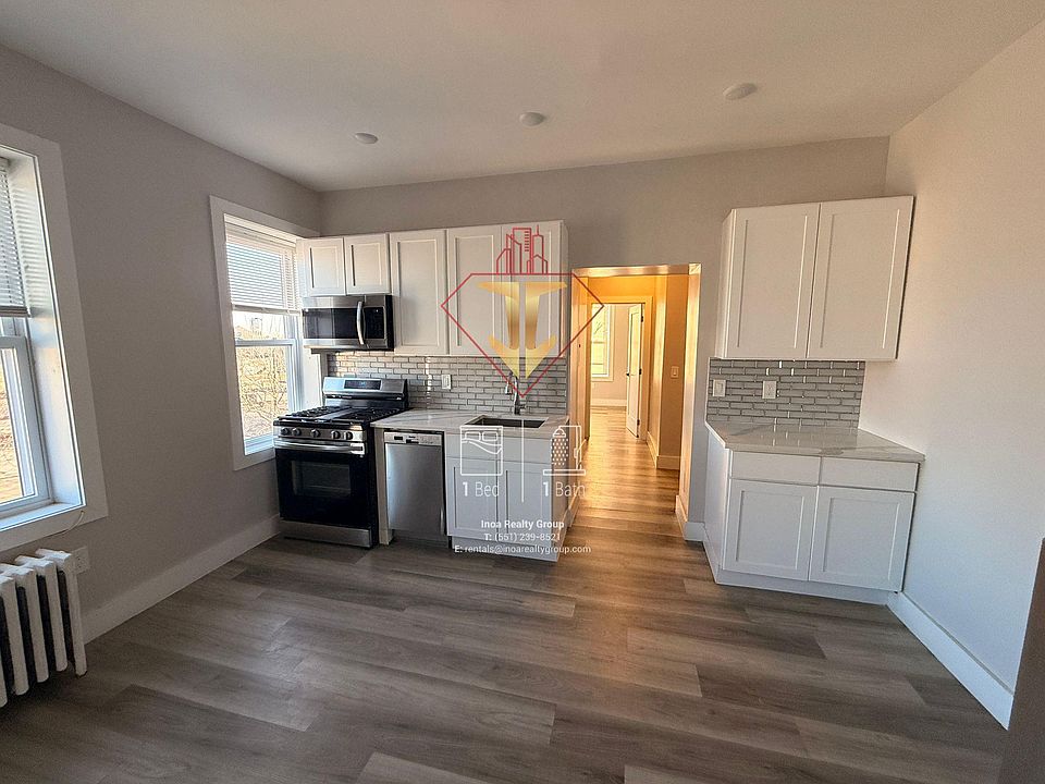1st image of 384 Baldwin Ave #E19