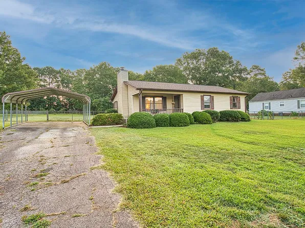 612 Dixie Dr, Hodges, SC 29653