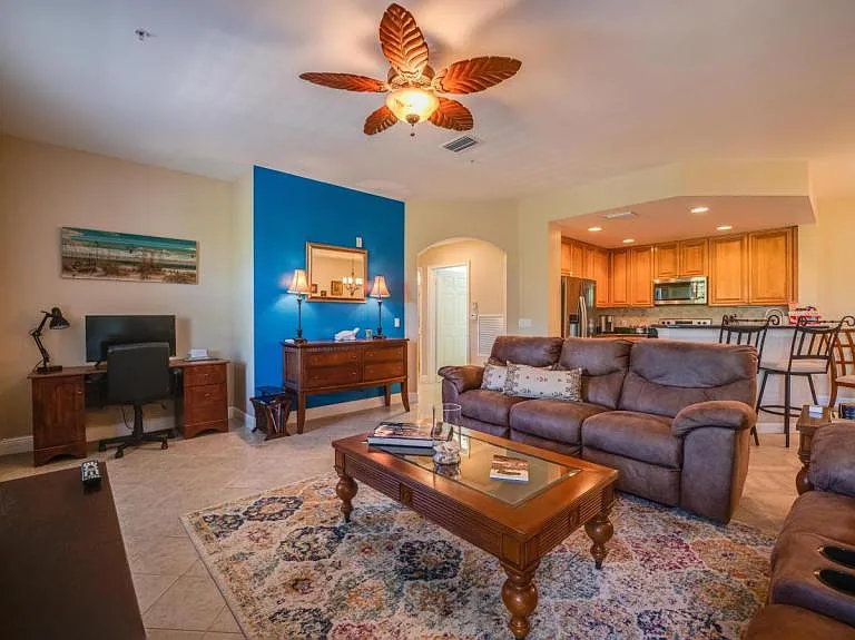 1518 SW 50th St #301 — Photo 9