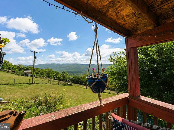 3rd image of 14700 Martins Mountain Ln