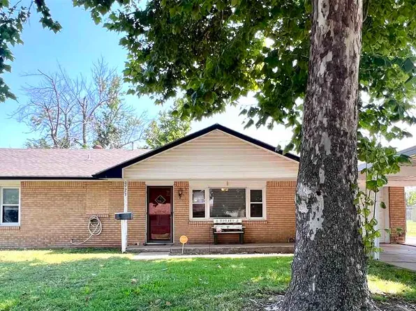 923 Robin Rd, Blackwell, OK 74631