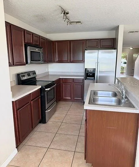 322 Artisan St #L — Photo 6