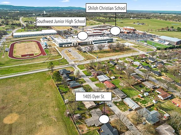 2nd image of 1405 Dyer St