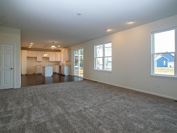 5th image of 413 Canterbury Lot 14