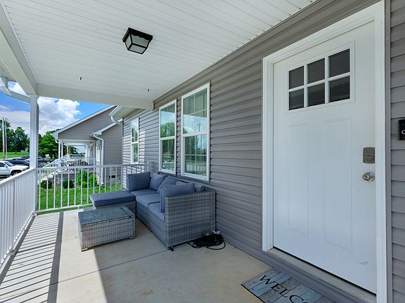 5th image of 470 Meadowbrook Dr