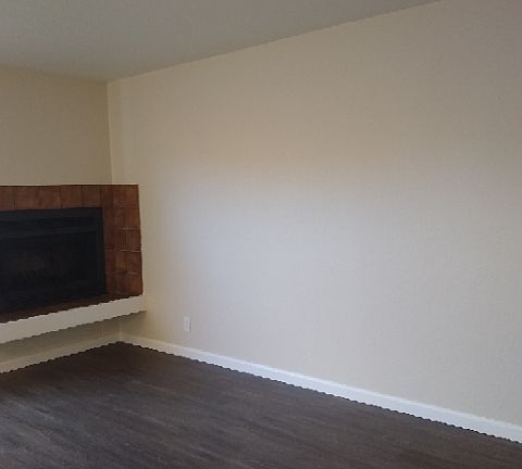 3rd image of 209-11209 Axtell St