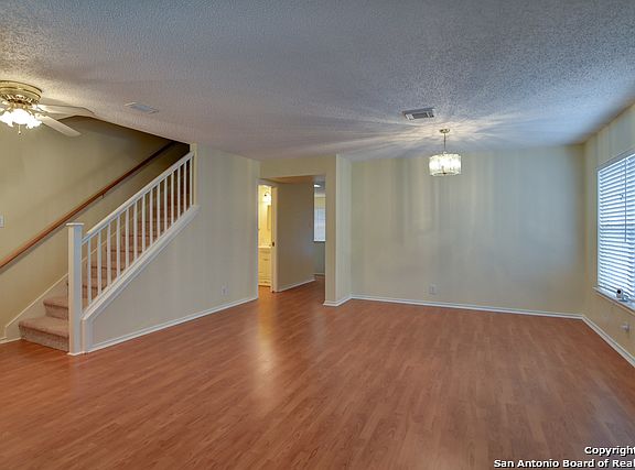 4th image of 9519 Campton Farms