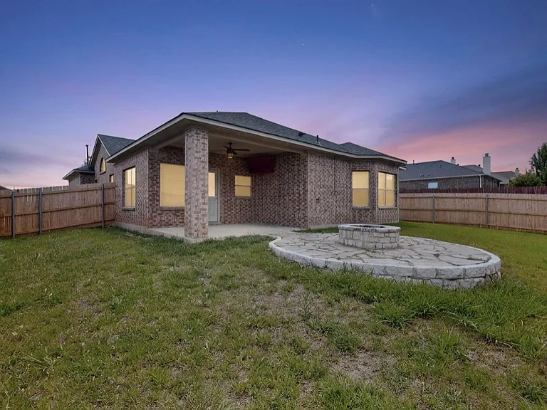 7516 Red Stag St — Photo 23