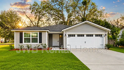 3159 Phyllis St Photo 1