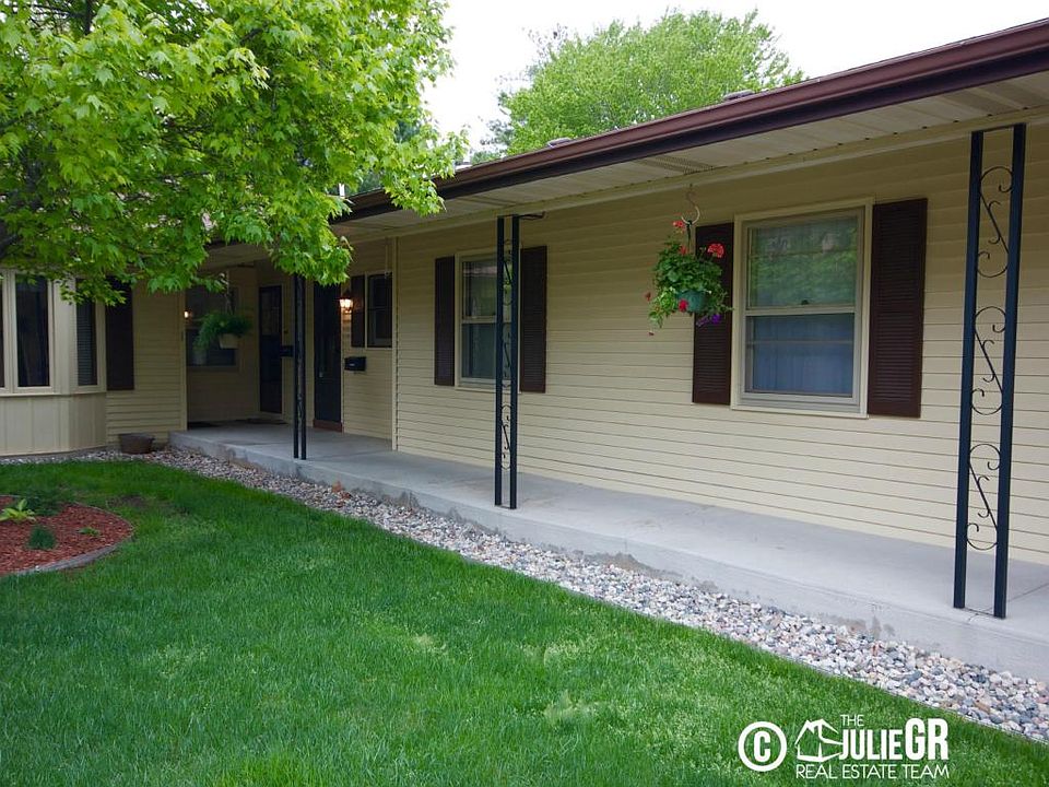 1st image of 7323 Pinegrove Dr #39