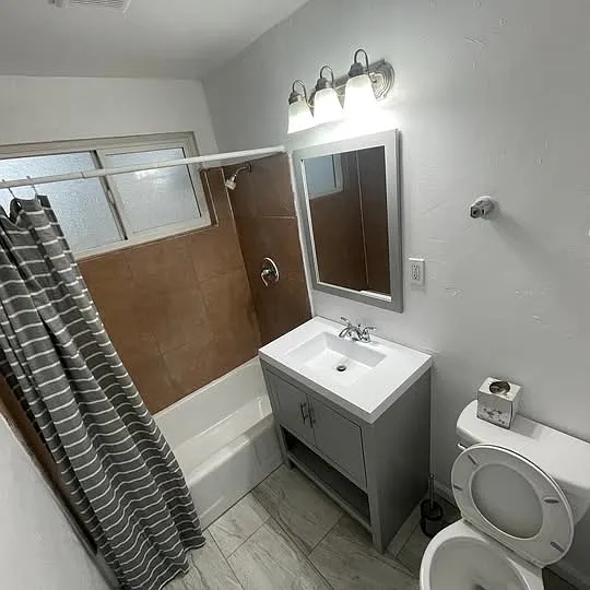 824 Blossom St — Photo 2