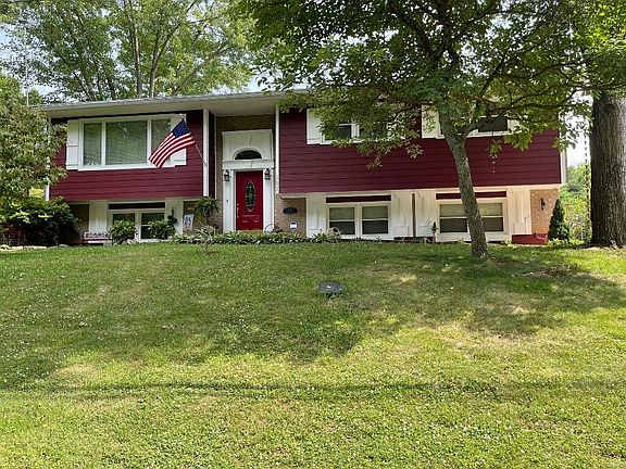 3rd image of 301 Jefferson Dr