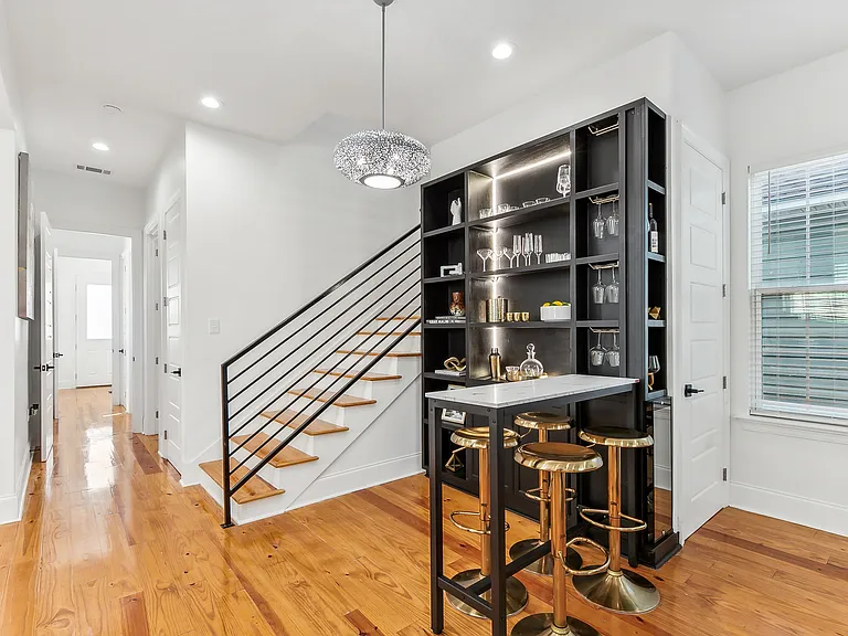 2810 N Rocheblave St — Photo 3