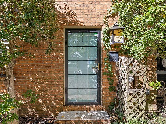 3rd image of 254 Lombardy Pl Unit 254
