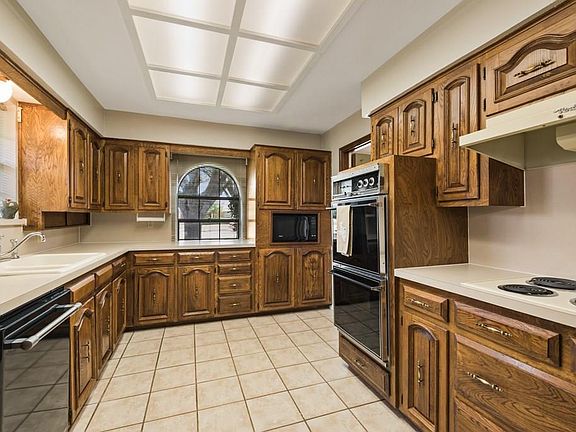 5th image of 2409 Bennington Ct