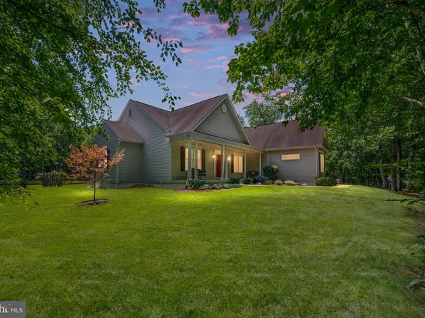 1 Gentle Breeze Cir, Fredericksburg, VA 22406