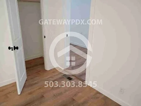 660 Monmouth St — Photo 14