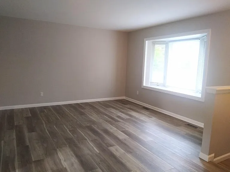370 Randolph St — Photo 24