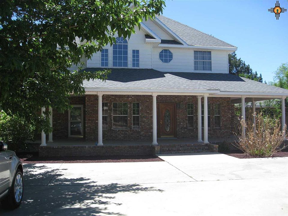 1st image of 204 E Orchard Ln