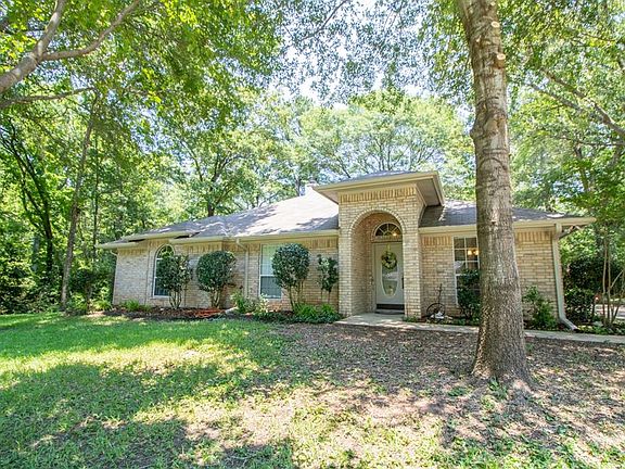 4th image of 15142 Country Acres Dr