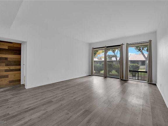 3rd image of 2443 El Paseo Cir