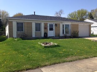 801 E Schaumburg Rd, Streamwood, IL 60107